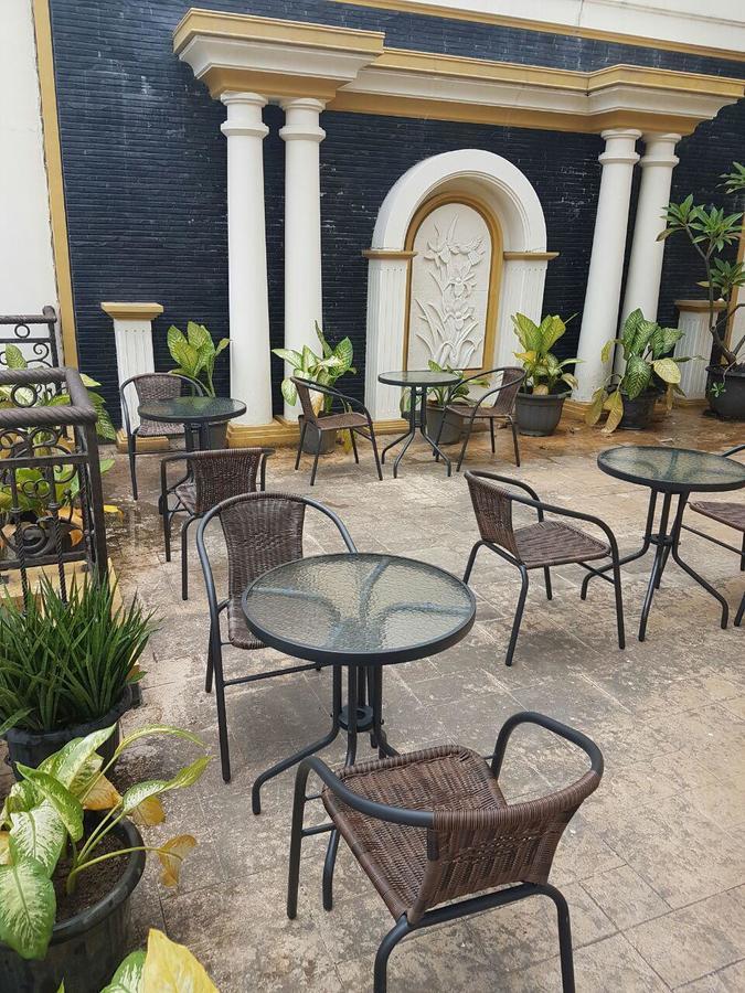 Hostel The Backpacker Semarang Exterior foto