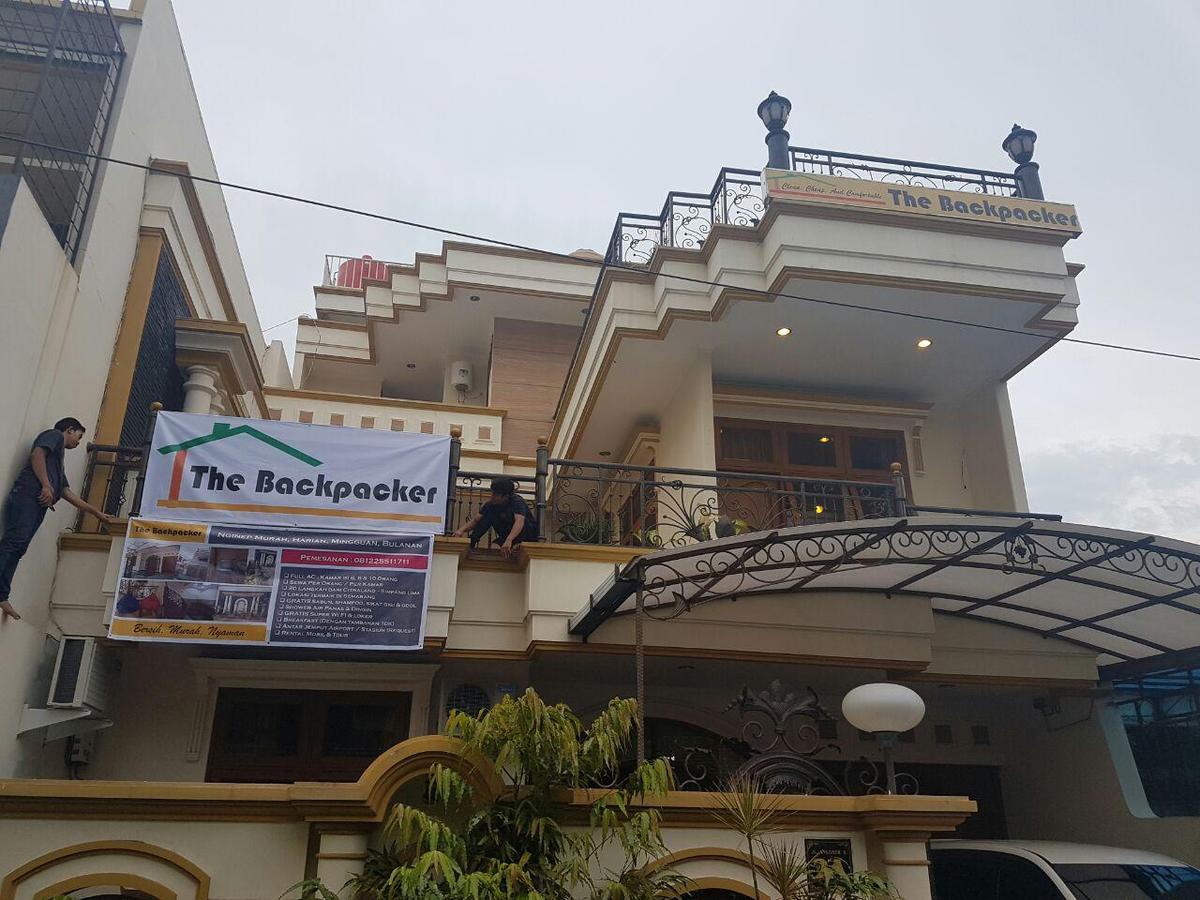 Hostel The Backpacker Semarang Exterior foto