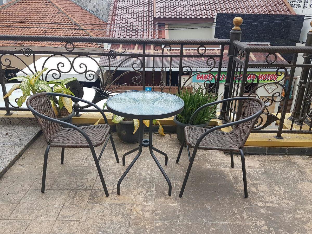 Hostel The Backpacker Semarang Exterior foto
