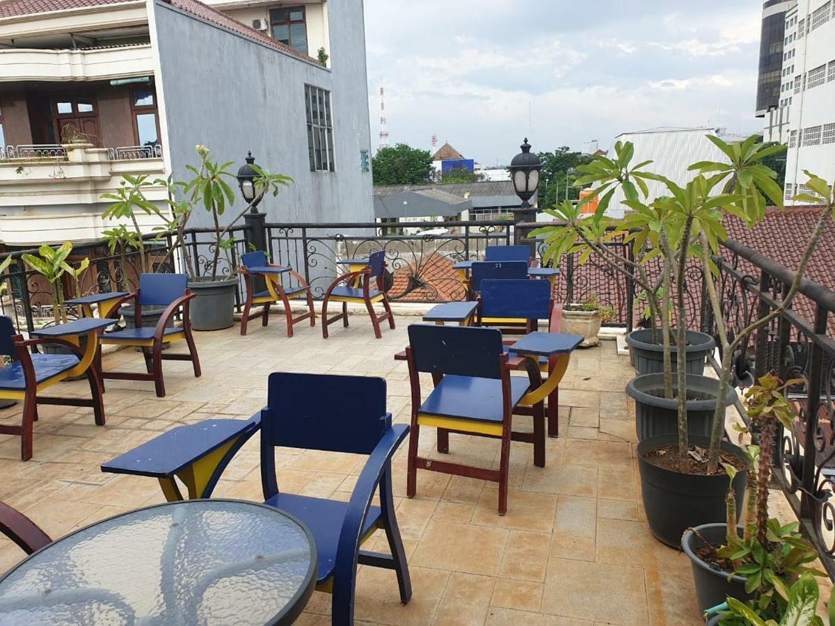 Hostel The Backpacker Semarang Exterior foto