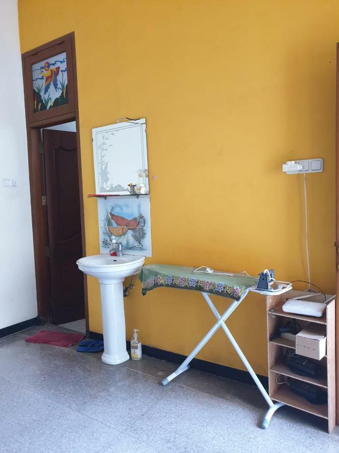 Hostel The Backpacker Semarang Exterior foto
